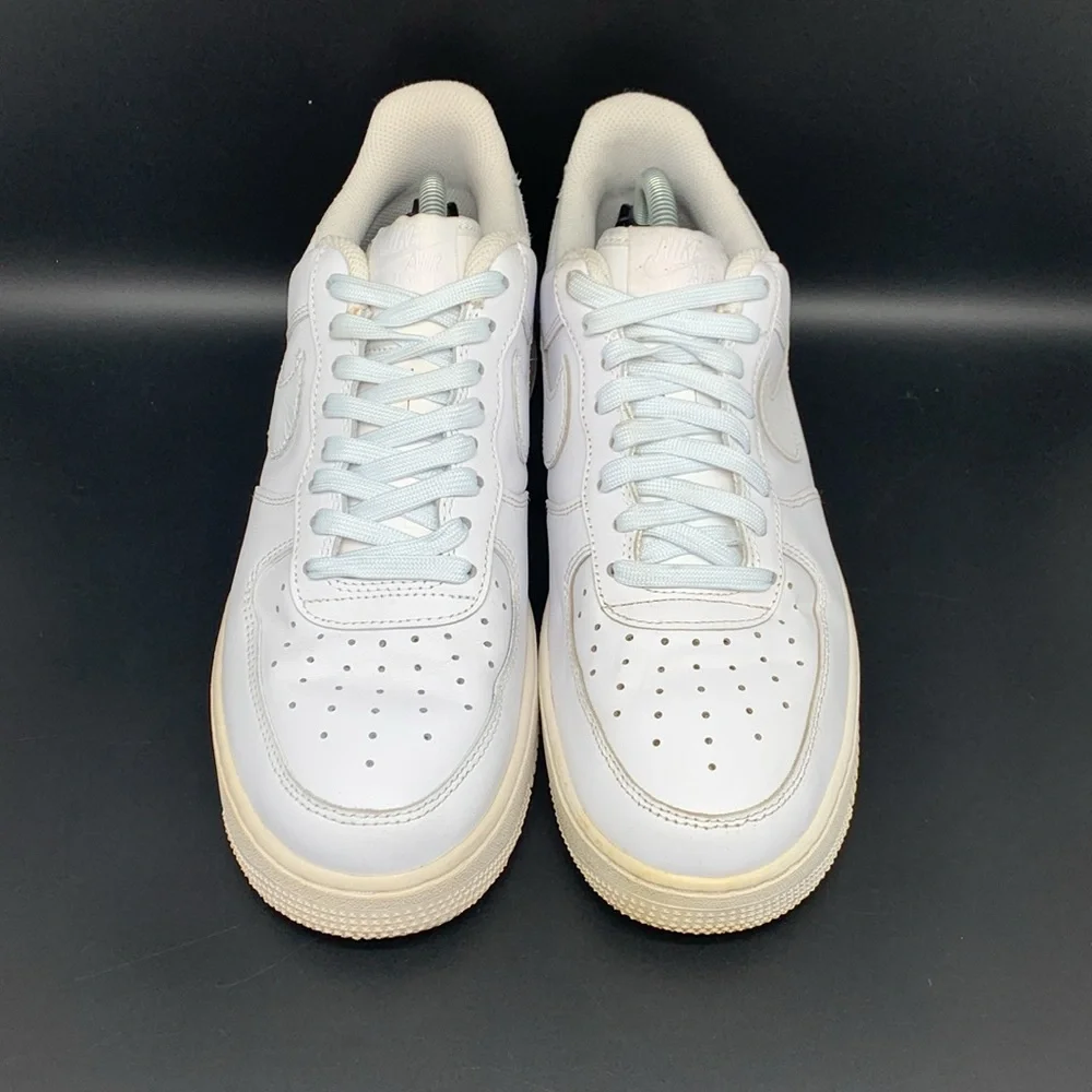 Nike Air Force 1’s‎ ‘07 Triple White Shoes Men’s Sz 9.5